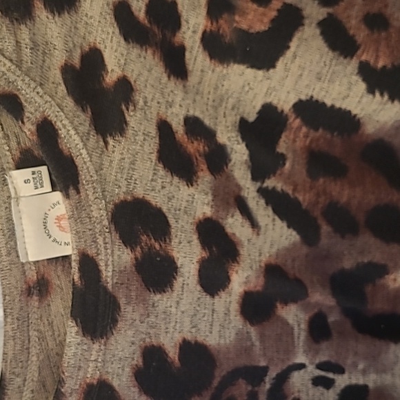 In the Moment light sweater - Picture 2 of 4